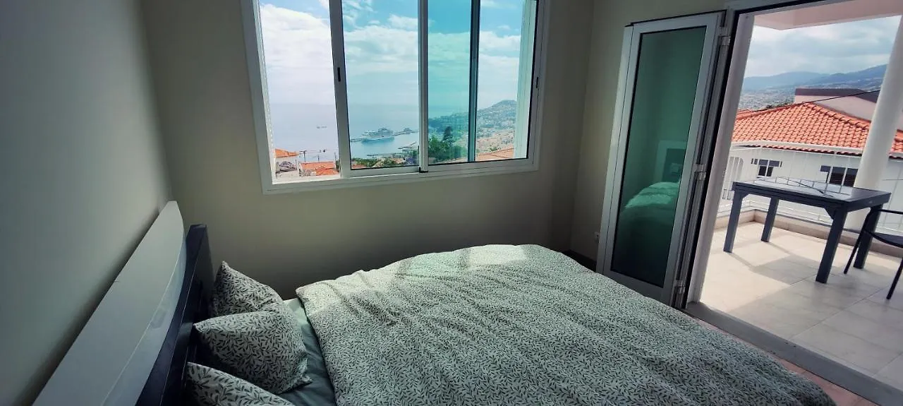Villa Madeira Mit Blick Auf Den Hafen Funchal  Portugal