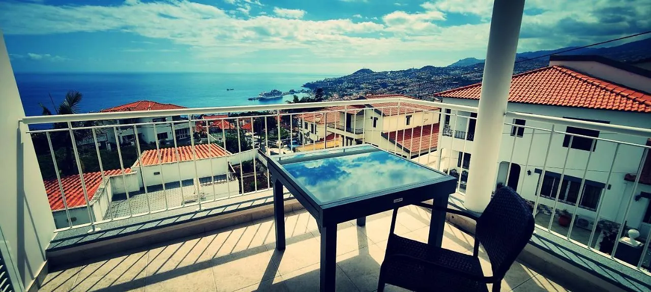 Villa Madeira Mit Blick Auf Den Hafen Funchal