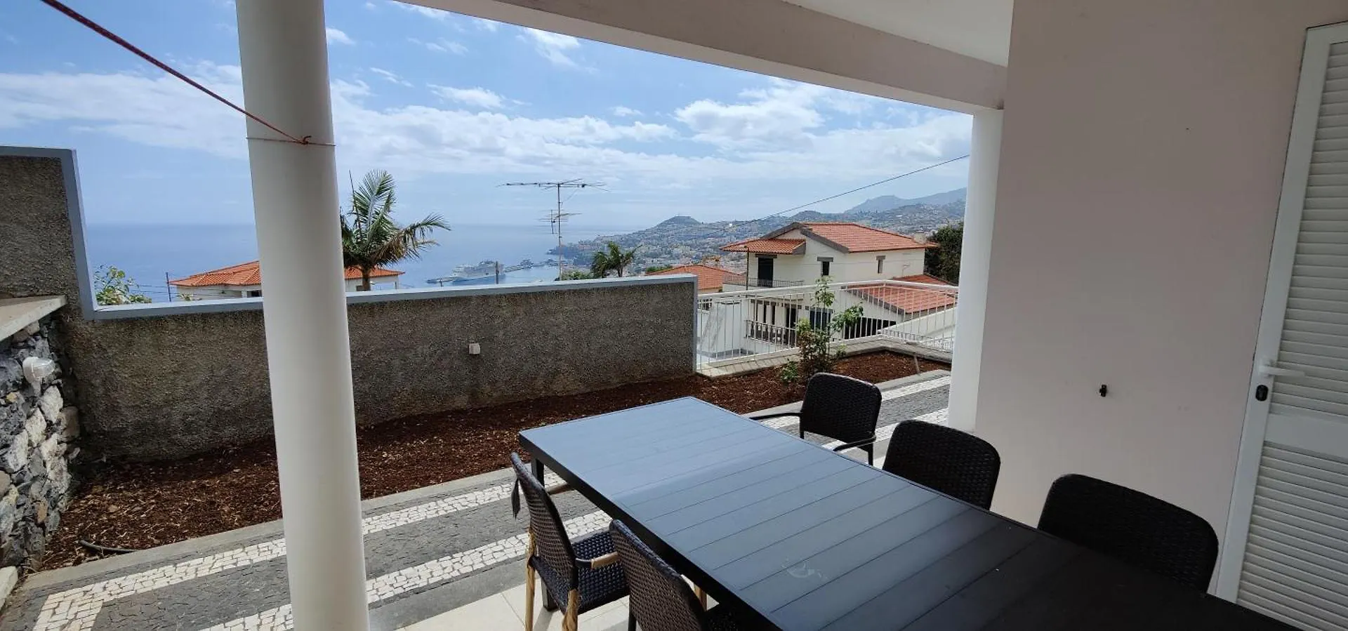 Villa Madeira Mit Blick Auf Den Hafen Funchal  Portugal