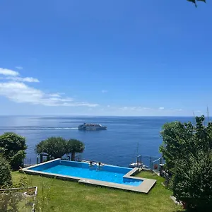 Irlandas Seaside Funchal (Madeira)